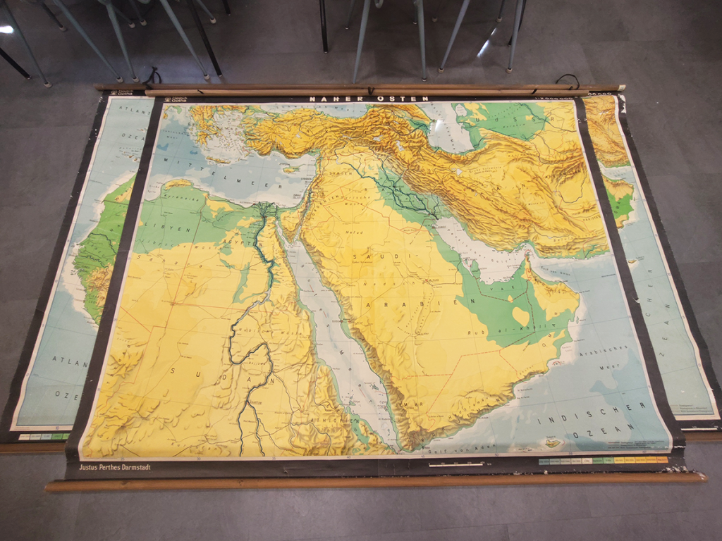 Large German-language map of the Middle East.