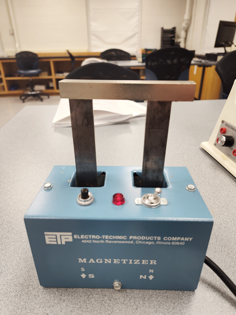 Magnetizer with bar magnets.